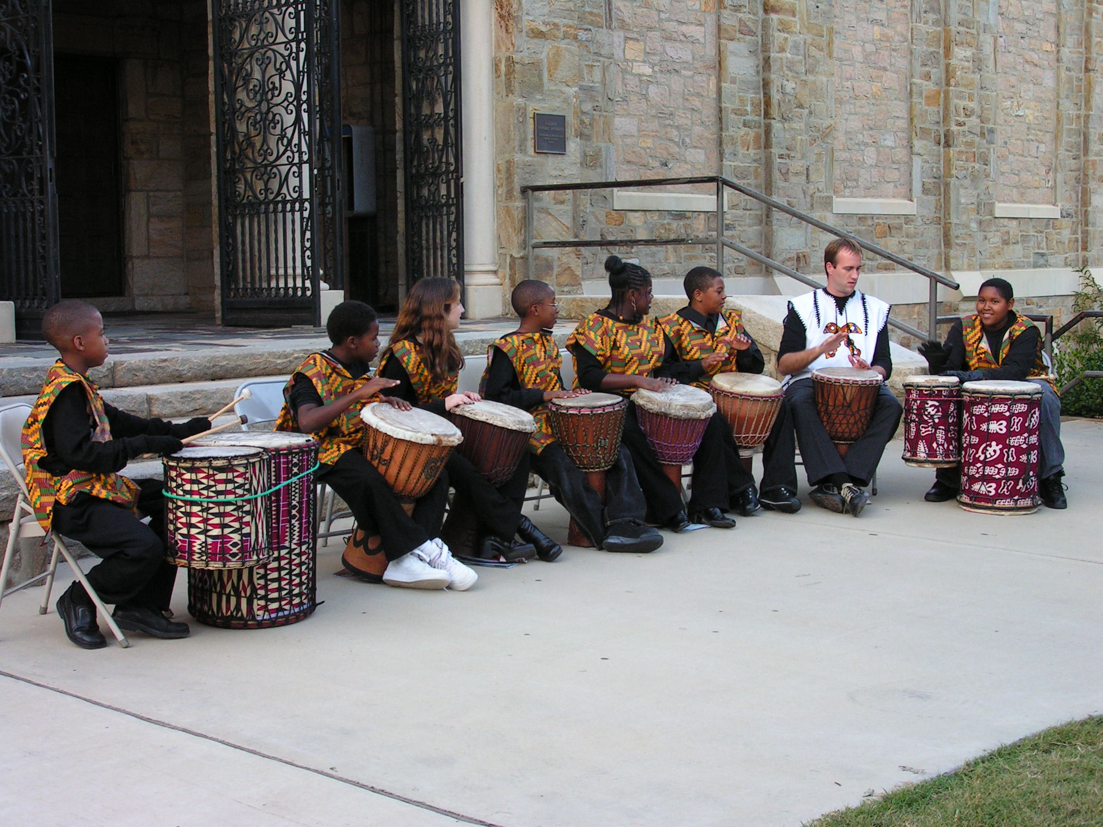 ./2006/African Drums/AfrdrumsPeaceBroughton210021.jpg